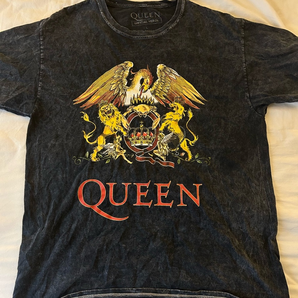 100% Cotton Graphic T-Shirt Queen Band